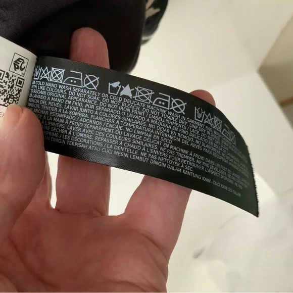 Ever New Black and Cream Abstract Blouse lined & light weight - Picture 7 of 9